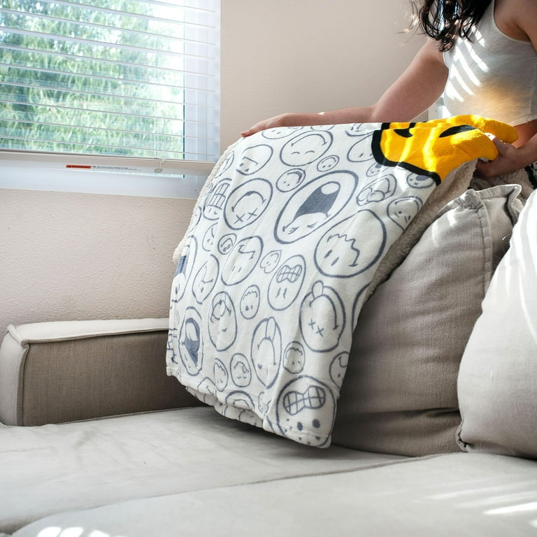 Smiley World スマイリーフェイス　大掛布団、枕カバー大中/1セット OFFICIAL Smiley World Soft Throw Blanket | Cute Plush Blanket | 50