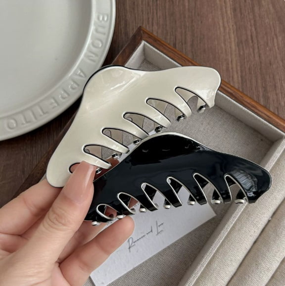2-Pack Stylish Shark Hair Clips - Strong Grip for Thick Hair, Elegant Design for Everyday Use