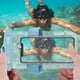 thumbnail image 2 of Funda impermeable para teléfono móvil con cordón para el cuello, soporte universal transparente para teléfono móvil, apto para playa, piscina y natación., 2 of 8
