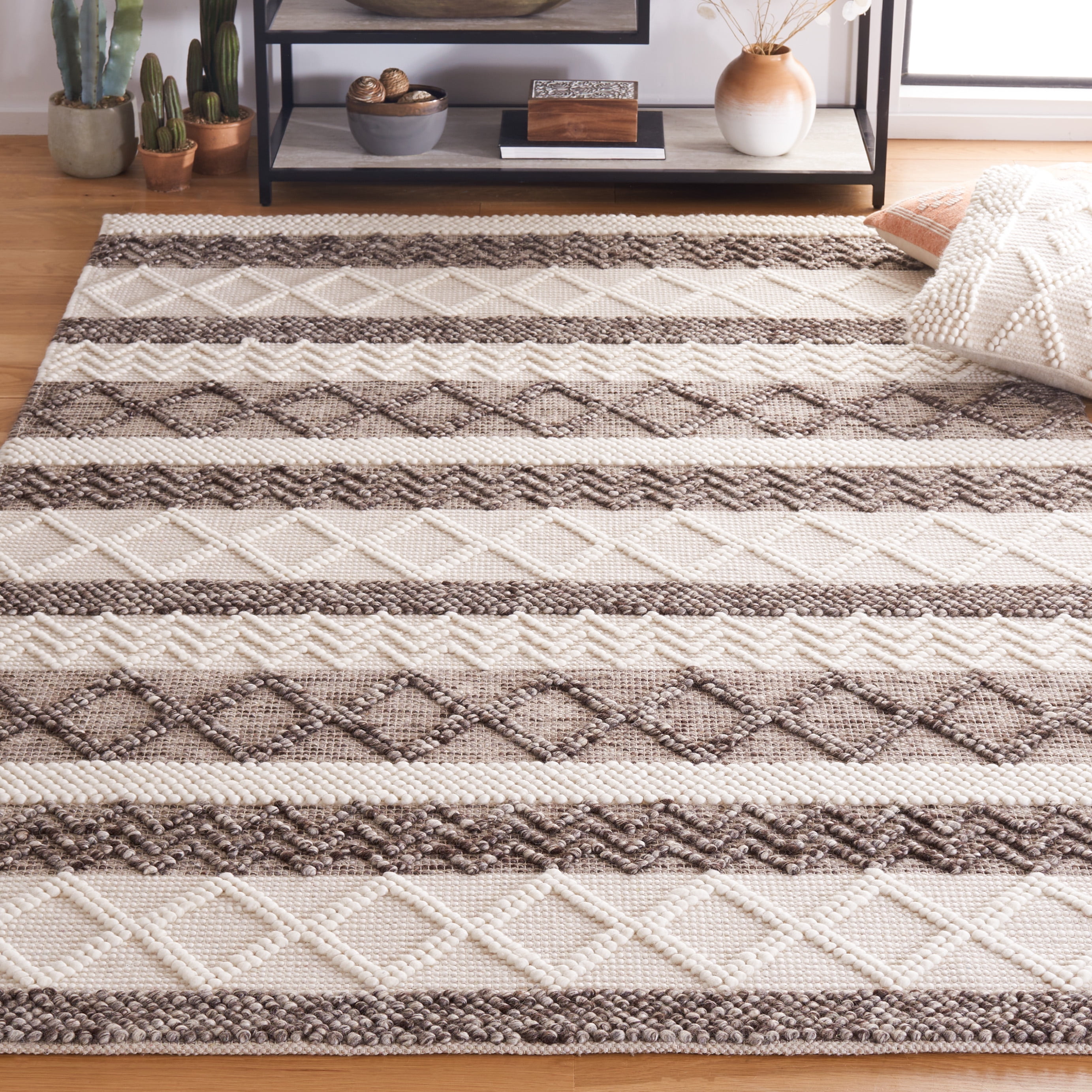 SAFAVIEH Natura Zola Southwestern Area Rug, Ivory/Grey, 3' x 5'