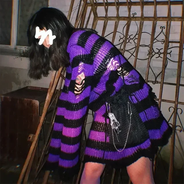 Suéteres góticos de rayas moradas 2024 para mujer, suéter de punto suelto con agujeros rasgados, jerséis grunge deshilachados, ropa de calle emo Lolita