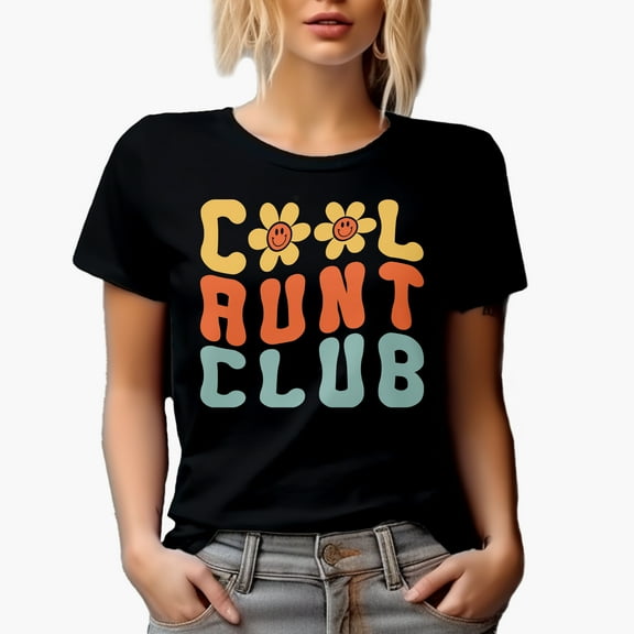 Cool Aunt Club, Group of Aunties, Groovy Retro Wavy Text Merch Gift, Black T-Shirt, Small