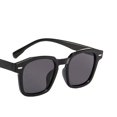 thumbnail image 4 of Gafas de sol vintage Gafas de sol coreanas para mujer Personalidad de moda Gafas de sol cuadradas con forma de arroz Malla roja Mismo estilo Brillante Negro Amarillo, 4 of 5