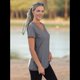 thumbnail image 4 of Camiseta Informal con Cuello en V para Mujer, Gris, Talla S, 4 of 8
