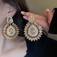 thumbnail image 1 of Fiudx Pendientes Étnicos, Joyas con Diseño Floral Deslumbrante, Accesorio con Forma de Lágrima de Diamantes, Elegante y Atractivo, Ideal para Uso Diario En La Oficina, Fiestas de Noche y Moda Femenin, 1 of 6