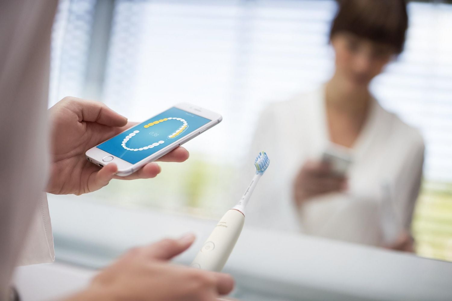 Philips Sonicare DiamondClean Smart 9350 Rose Gold, Rechargeable electric power toothbrush, HX9902/67