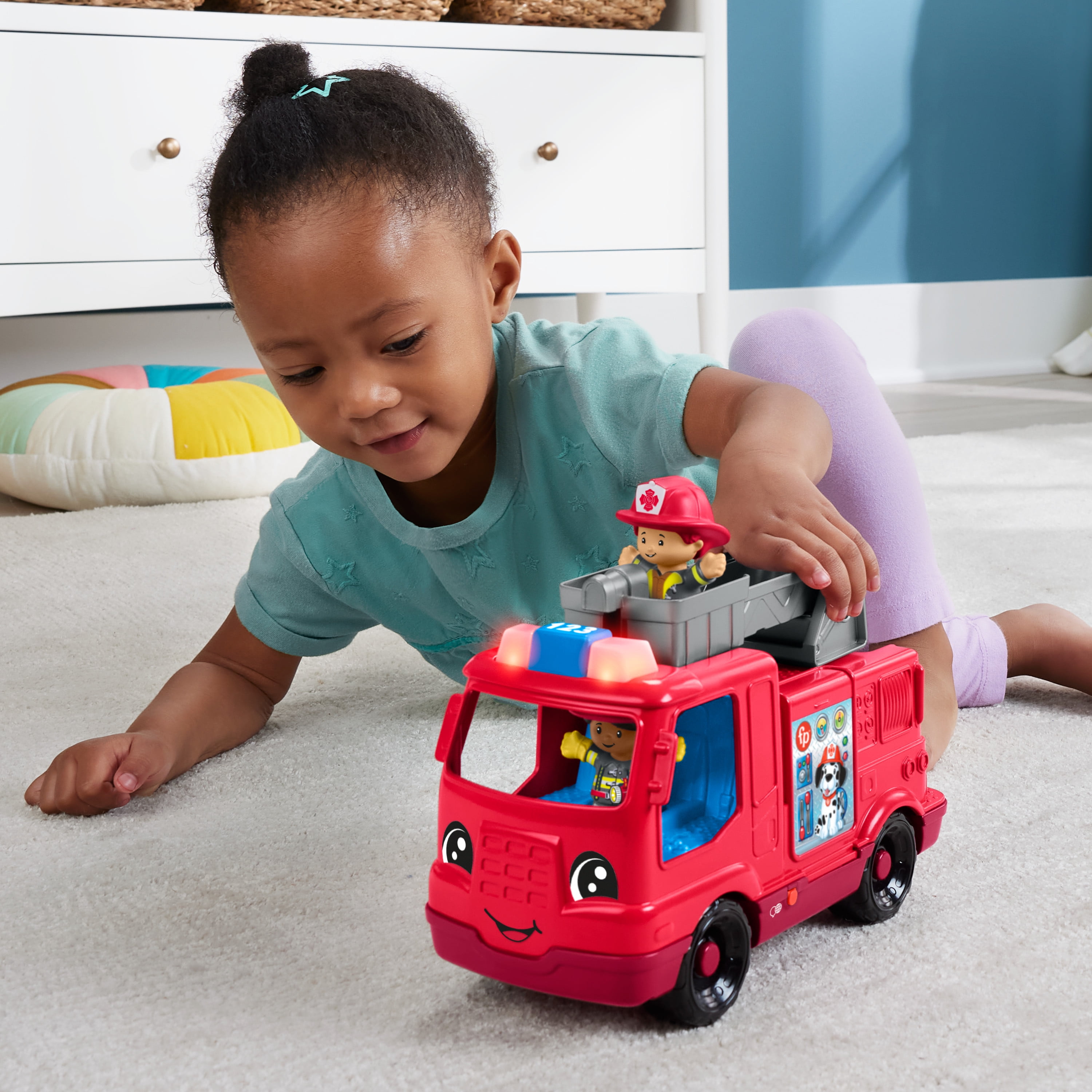 Fisher-Price Little People Fire Truck Musical Toddler Toy with Lights & 2 Figures, Multilanguage Version, ​Push-along toy fire truck with lights, music and sounds for toddler and preschool pretend play