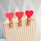 thumbnail image 4 of Clips de pared para fotos de madera con forma de corazón en forma de corazón del Día de San Valentín | Pinzas decorativas de colores rosas, morados, negros, rojos | Conjunto de 10 | 3,7x2cm, 4 of 6