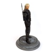 Dark Horse Deluxe: Witcher Geralt Figure, Book 1 (Other)