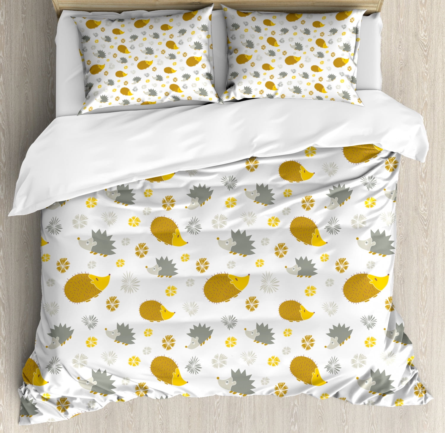 Hedgehog King Size Duvet Cover Set, Autumn in Woods Theme Different Wildlife Mascots with Little