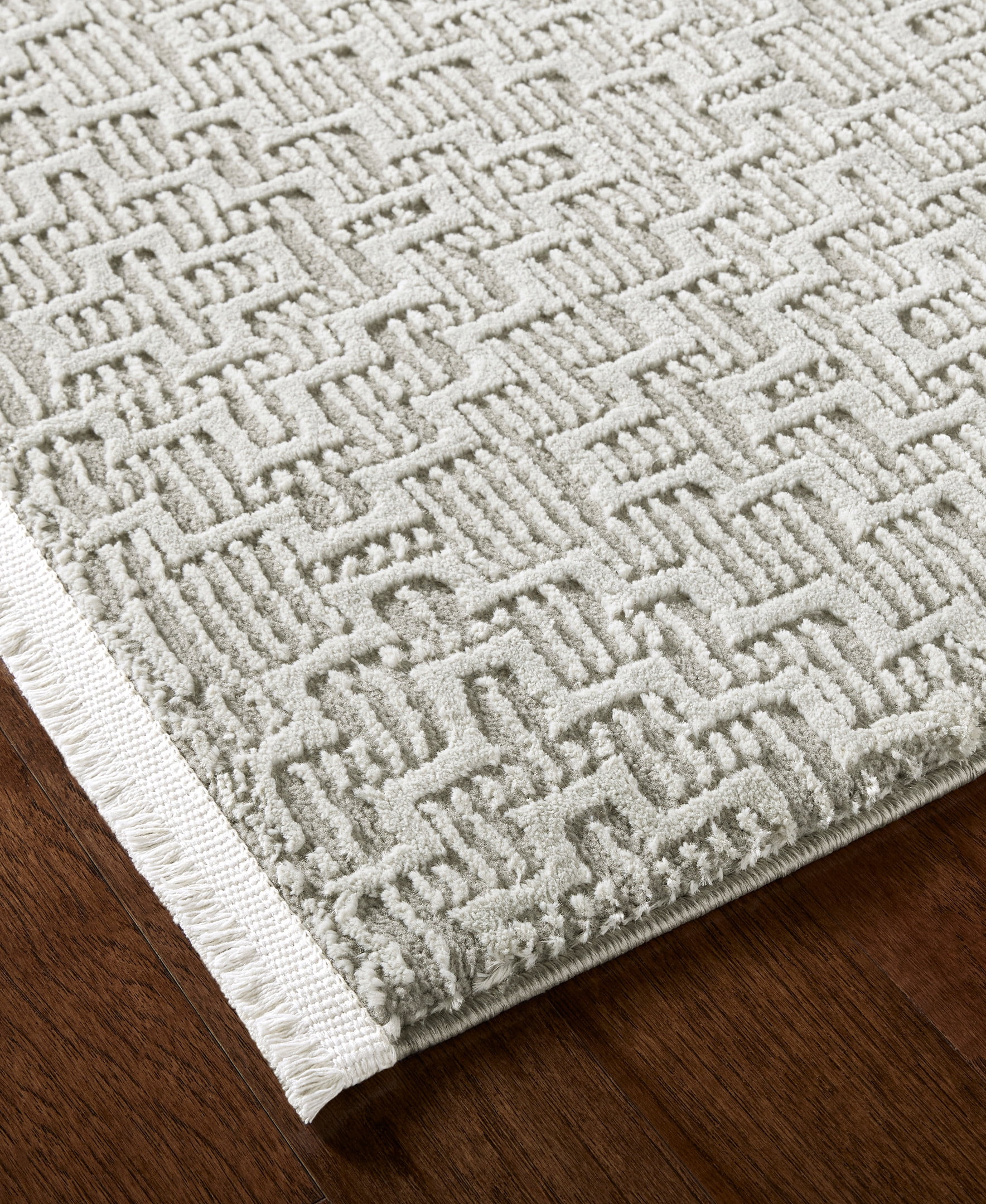 TOWN & COUNTRY LUXE Tretta Modern Geo Runner Area Rug with Plush High-Low Texture, Grey, 1'9"x7'2"