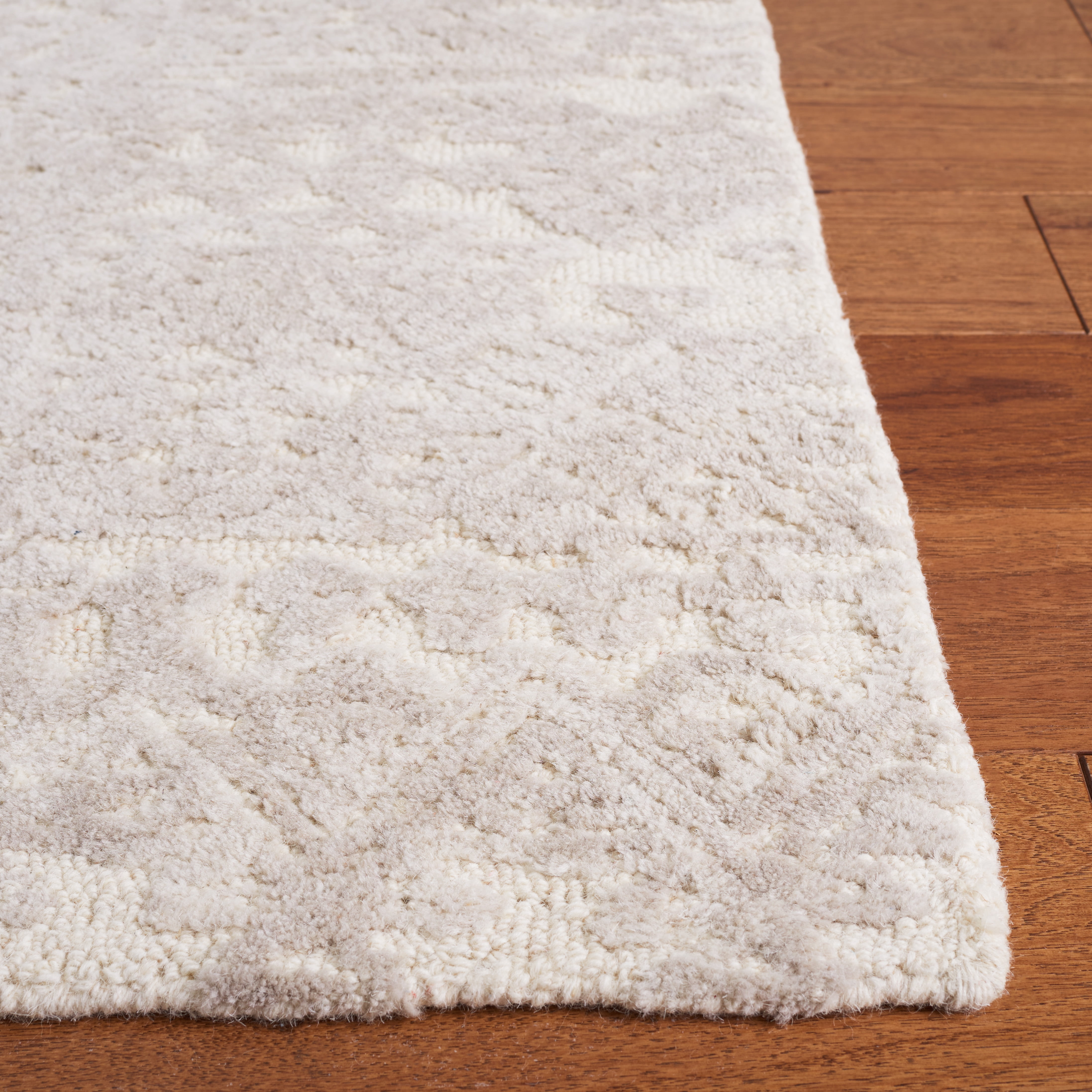 SAFAVIEH Metro Dimitri Medallion Area Rug, Ivory/Grey, 8' x 10'
