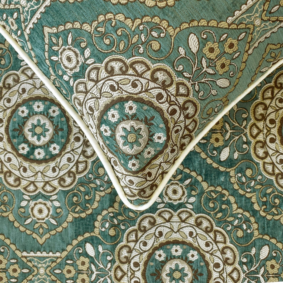 The HomeCentric King / Queen / Twin Teal Decorative Queen 74"x18" Bed Runner With 2 Pillow Cover, Art Deco, Floral, Tassels & Velvet Bed Scarf on Velvet fabric - Ahmet