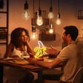 thumbnail image 4 of Letrero LED decorativo con forma de banana y neón ENUOLI, 30 x 18 cm, amarillo, 4 of 9