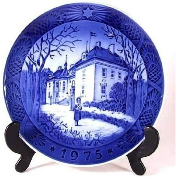 Royal Copenhagen Porcelain Plate - 1975 The Queens Christmas Residence