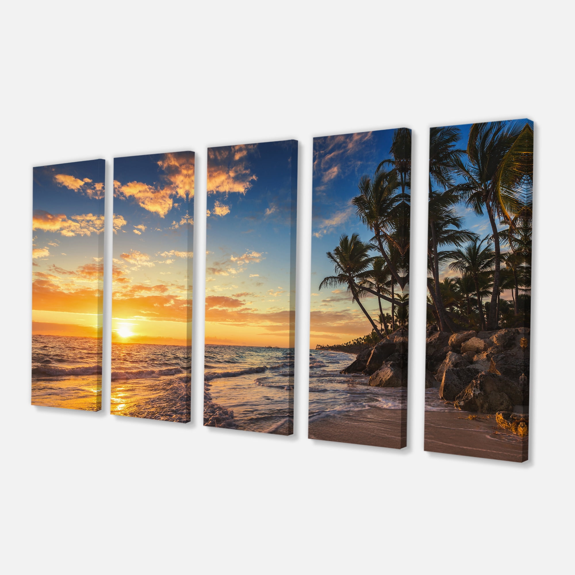 Designart 'Paradise Tropical Island Beach with Palms ' Extra Large Seascape Art Canvas