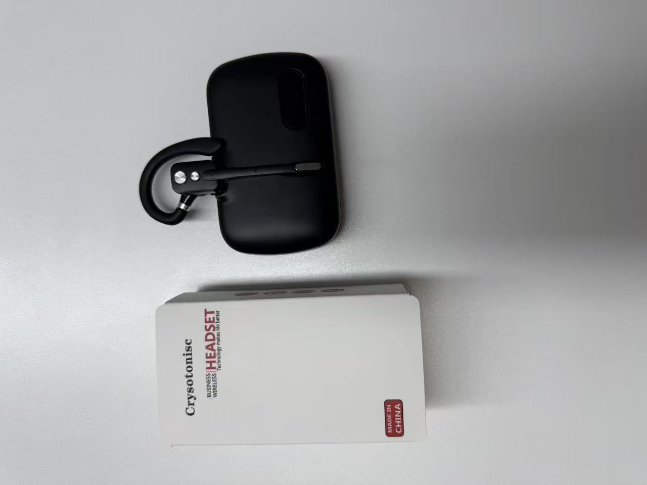 Crysotonisc Single Ear Bluetooth Headset with Microphone, Wireless Hands-Free Earpiece for Calls, Noise Reduction, Lightweight Design, Long Battery, Compatible with iPhone Android Smartphones