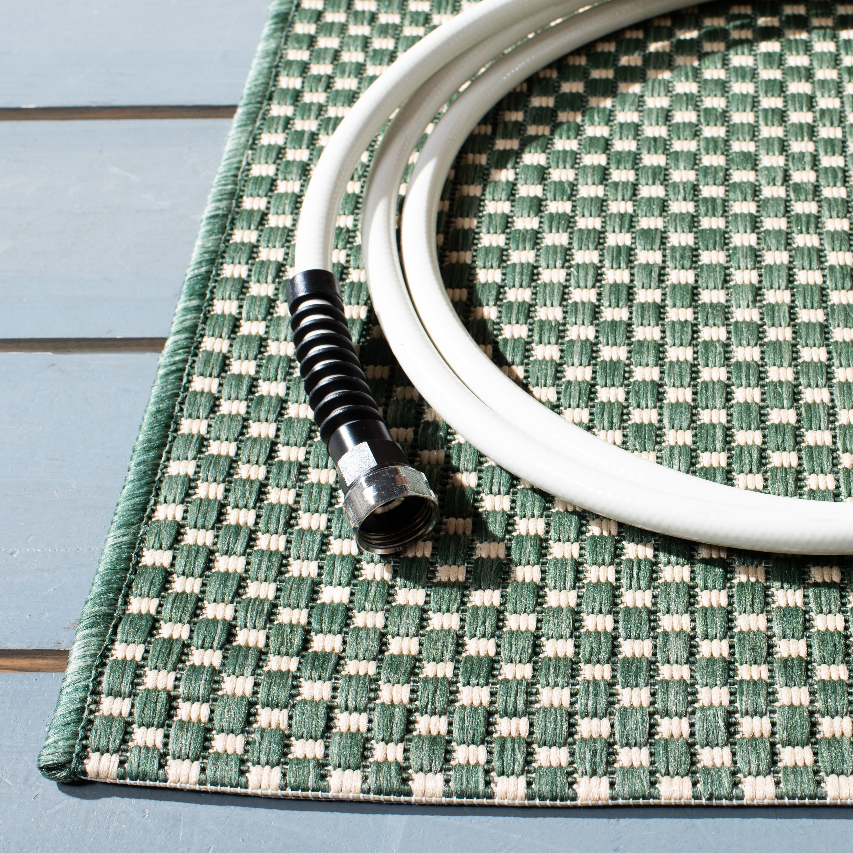 SAFAVIEH Courtyard Leighton Checkered Indoor/Outdoor Area Rug, Dark Green/Beige, 9' x 12'