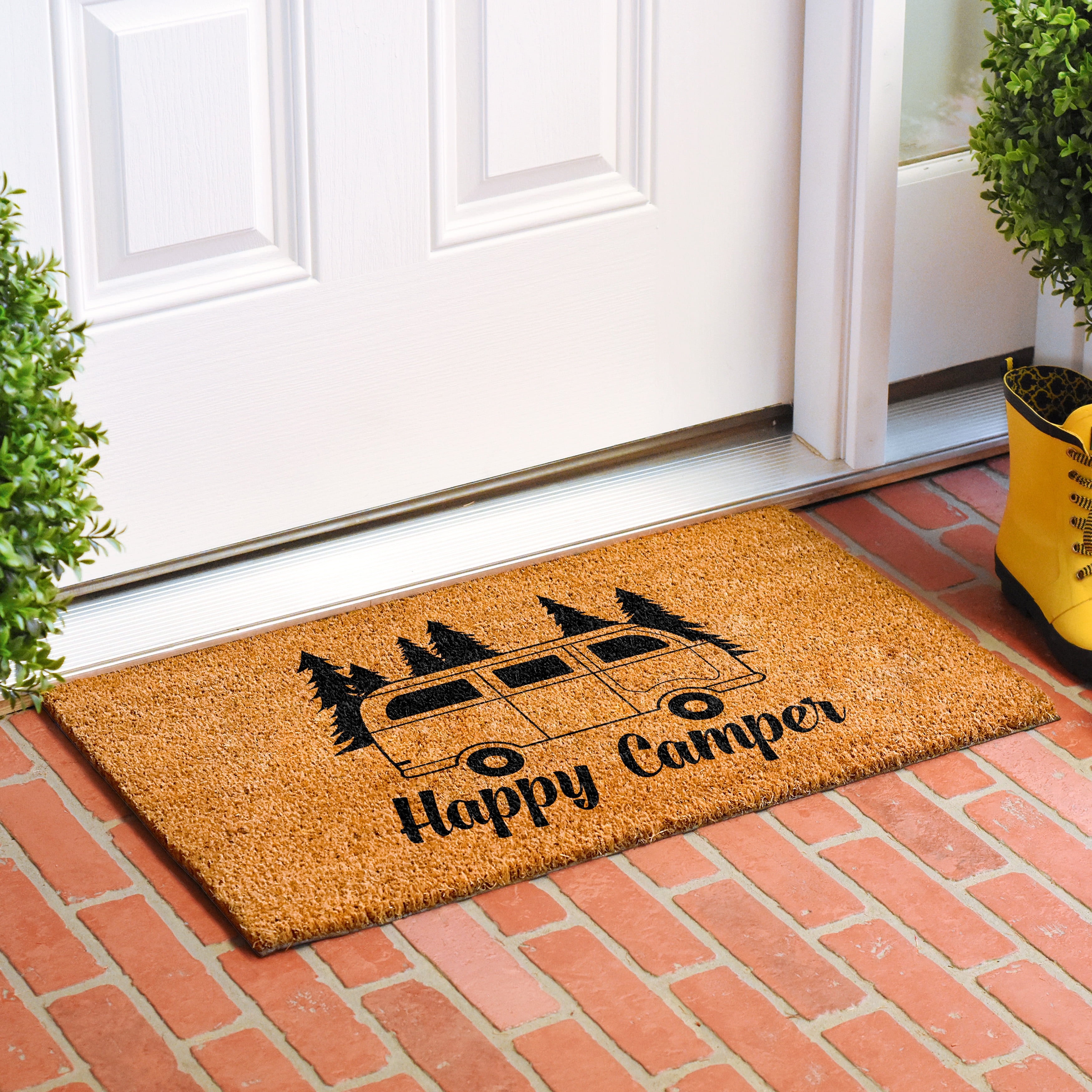 Calloway Mills 111841729 Happy Camper Doormat 17" x 29"