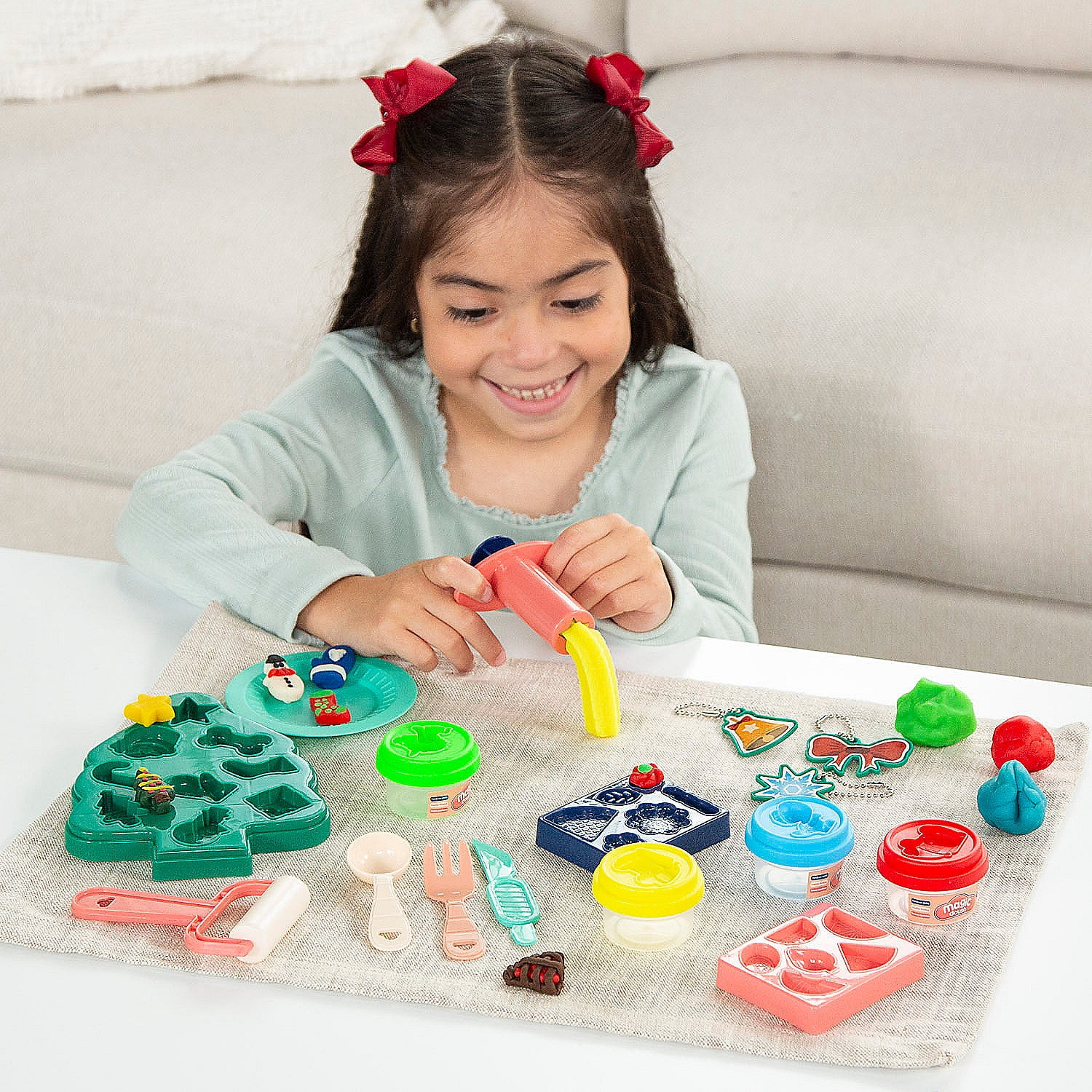 Fun Express 8 1/4" x 10 1/2" DIY Christmas Clay Dough Ornaments Kit - 23 Pieces