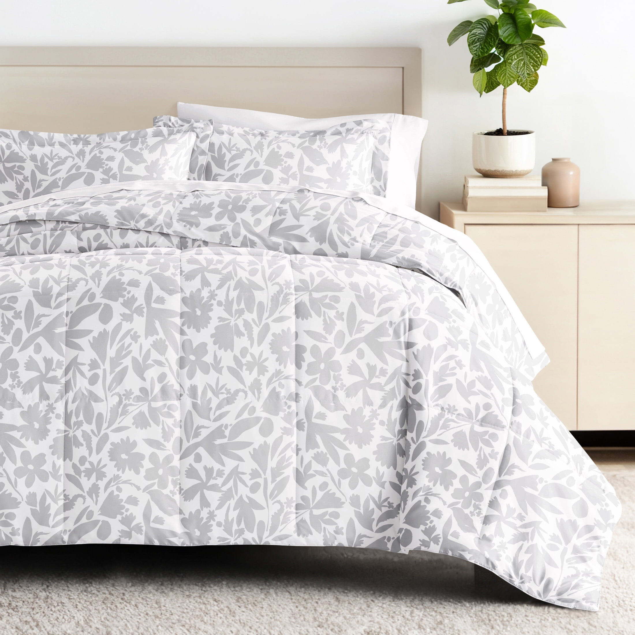 All Season Ultra Soft Comforter Set Down-Alternative Bedding in Abstract Garden for Full/Queen Size by Comfort Canopy
