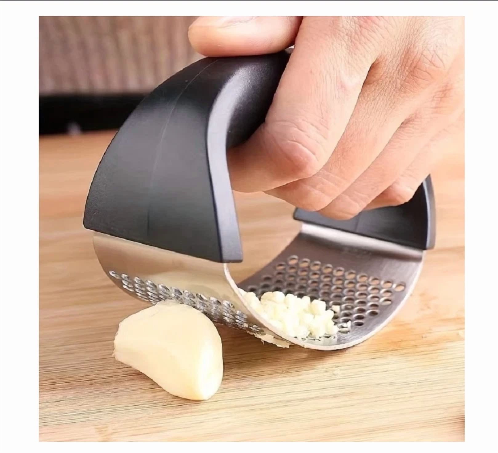 CIRCLE- New Stainless Steel Garlic Press, Manual Garlic Crusher, Multifunctional Kitchen