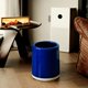 thumbnail image 4 of Basurero de doble capa de gran capacidad | Contenedor de basura de plástico de 11 galones para cocina, baño y dormitorio | Diseño moderno en blanco, marrón y azul | Material ABS, fácil de limpiar., 4 of 6