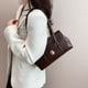 thumbnail image 5 of Bolso de mano de cuero para mujer, bolso informal con solapa, bolso de viaje con doble asa, 5 of 9