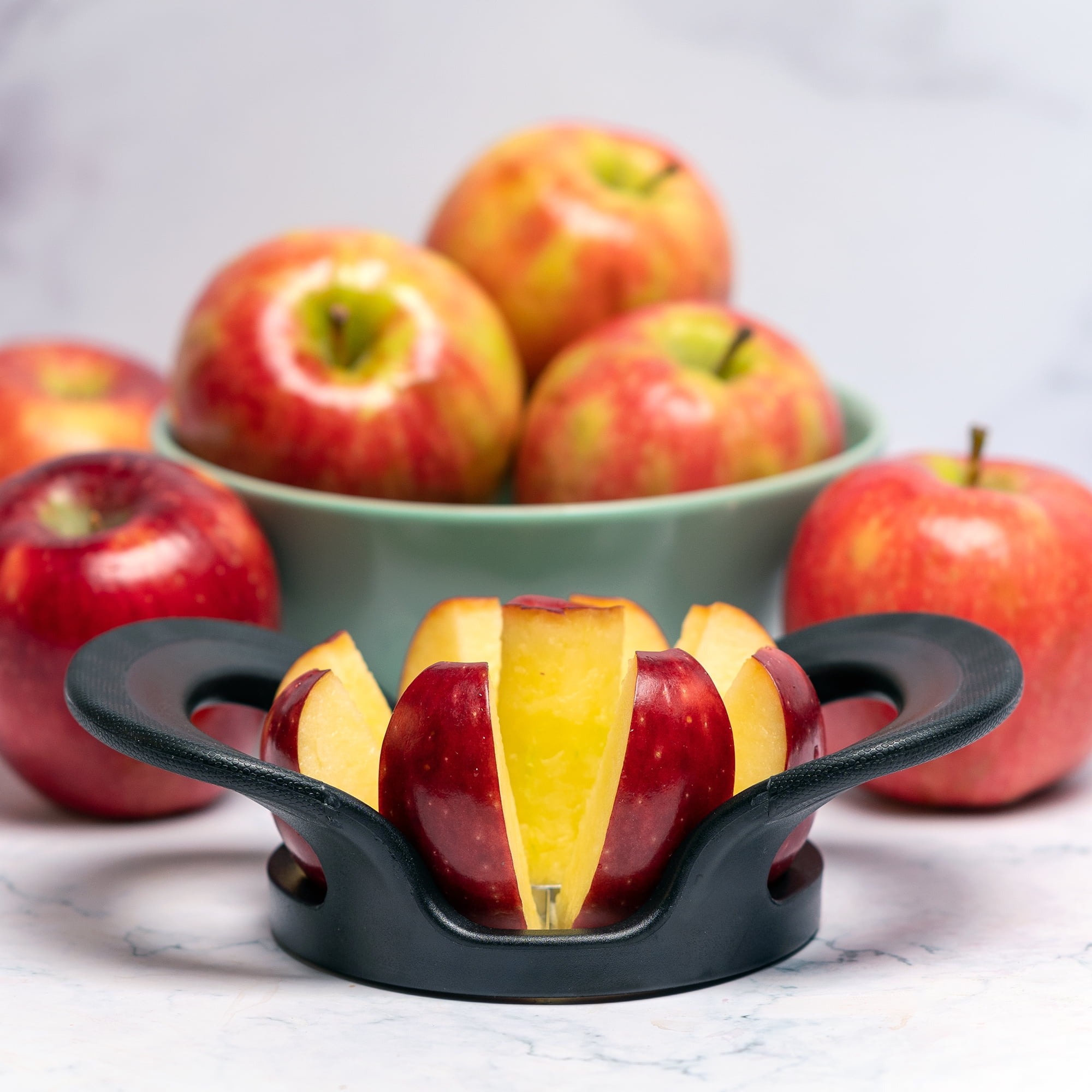 Restaurantware Met Lux Apple Corer Slicer, 1 with Handles Apple Cutter - 2-in-1, 8 Blades, Stainless Steel Metal Apple Corer, Rust-Resistant ,Silver