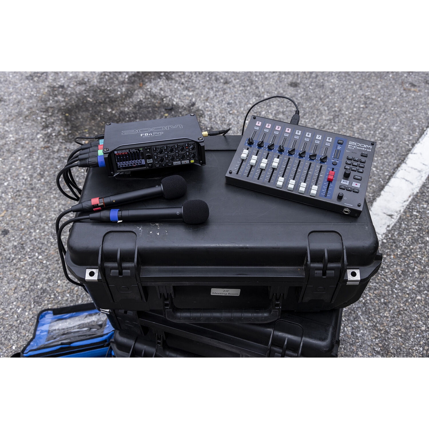 Zoom F8n Pro Professional Multitrack Recorder with 32-Bit Float, 8 XLR/TRS Inputs, Dual SD Slots & USB Audio Interface Bundle