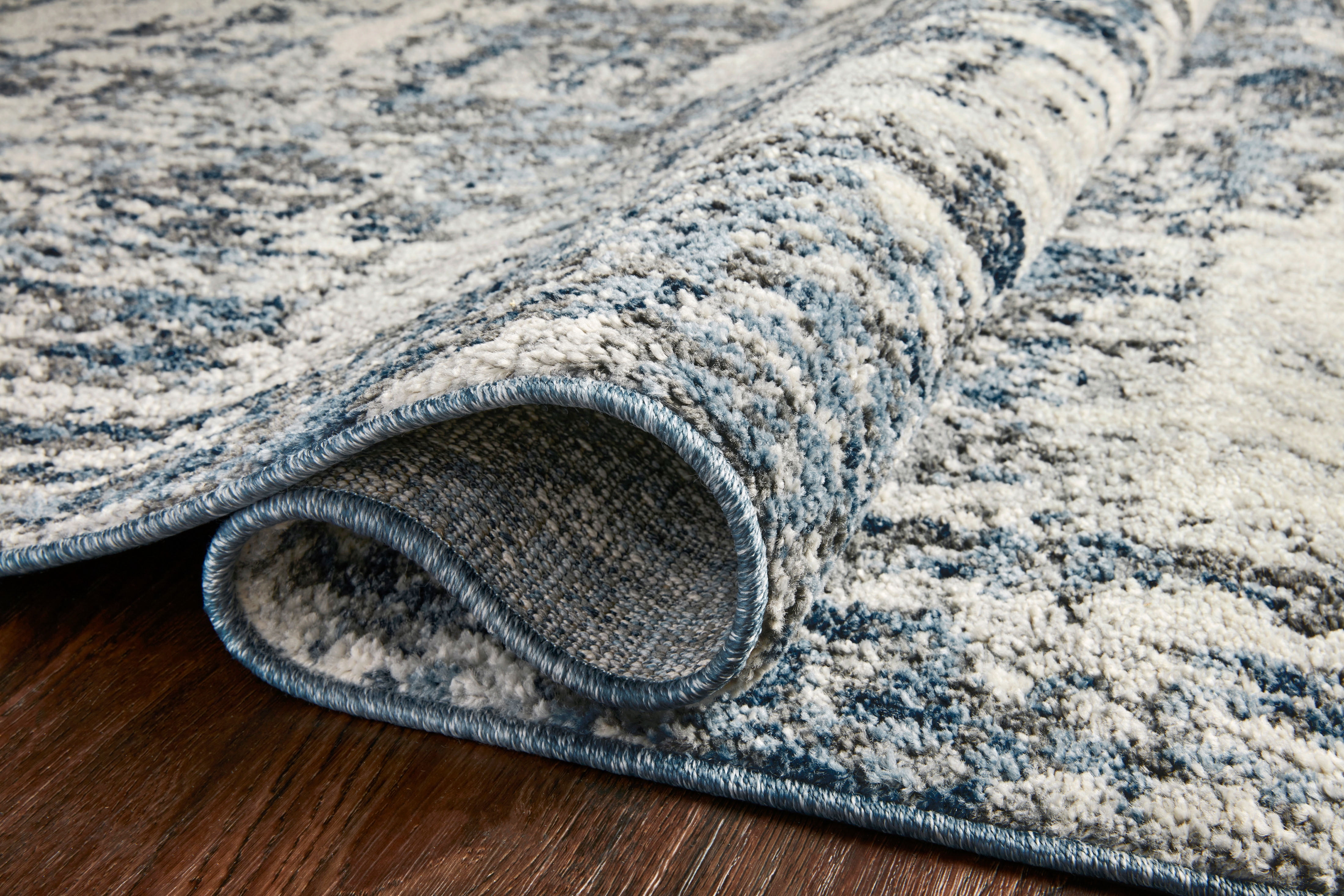Loloi Austen AUS-01 Abstract Natural / Ocean Area Rug 3'-11" x 5'-7"