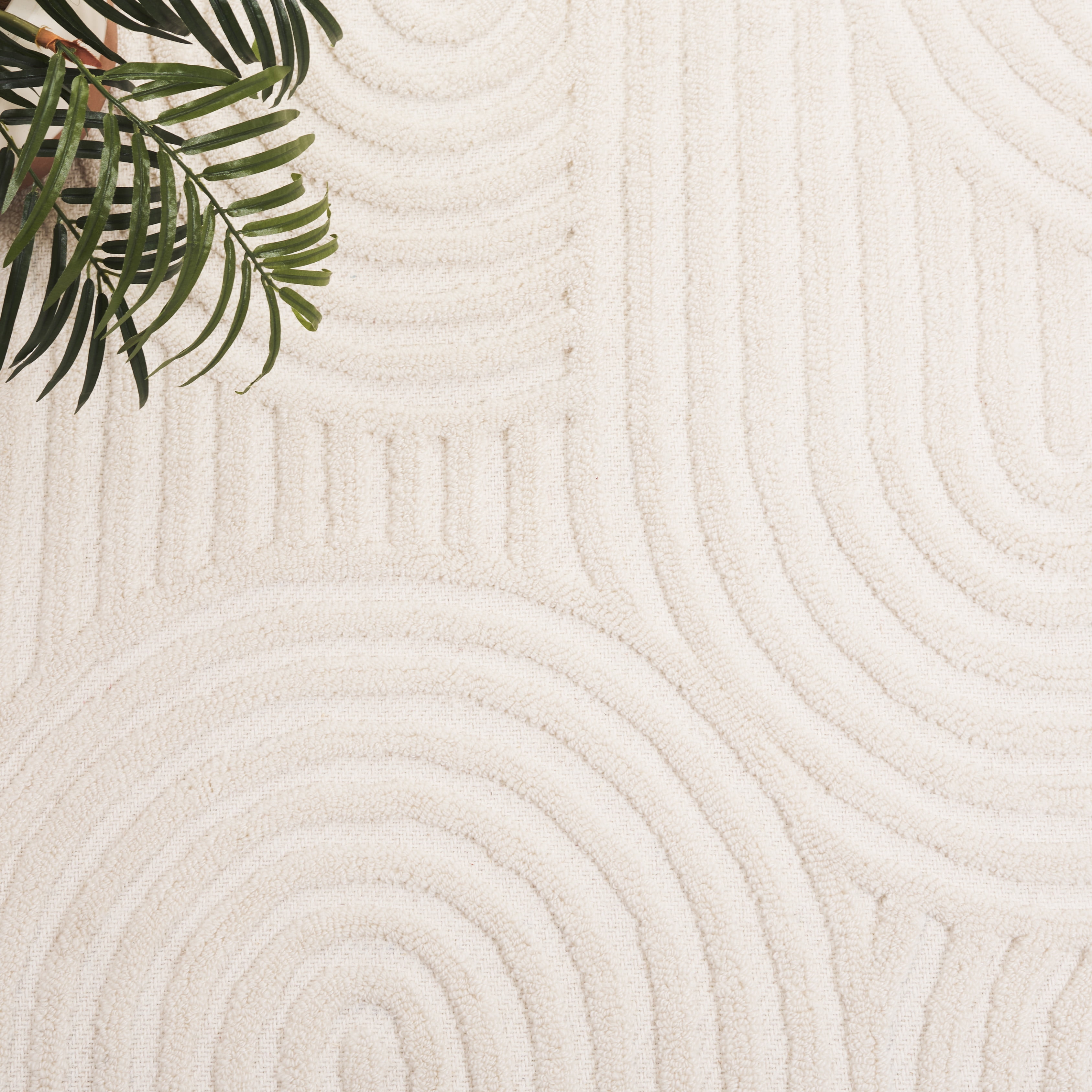 SAFAVIEH Southampton Katie Geometric Area Rug, Ivory, 4' x 6'