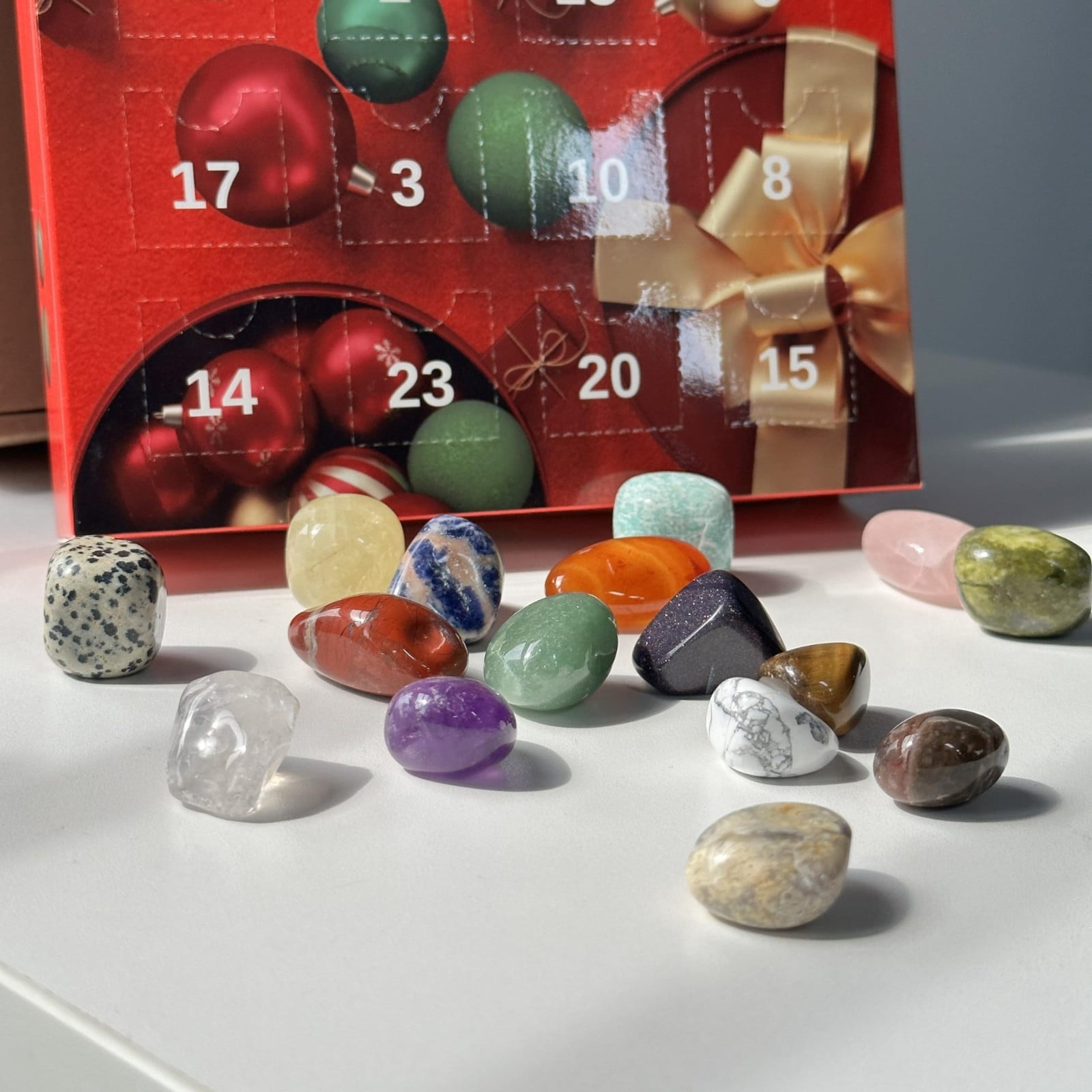 Calendrier De L’Avent 2024 Cristaux & Pierres Précieuses Pour Enfants – 24 Jours De Roches Naturelles, Minéraux, Fossiles + Bracelet, Cadeau Scientifique Éducatif