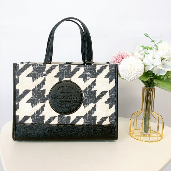 Coach CJ622 Dempsey Carryall With Houndstooth Print And Patch IN CREAM BLACK