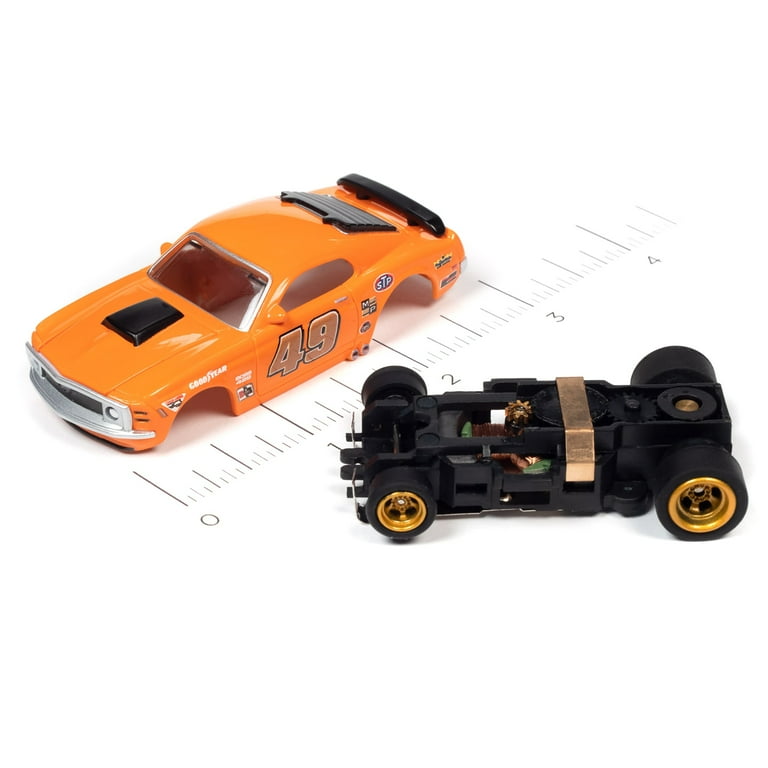 Auto World: CrossTrax Road Course - 9' Slot Car Race Set, 2