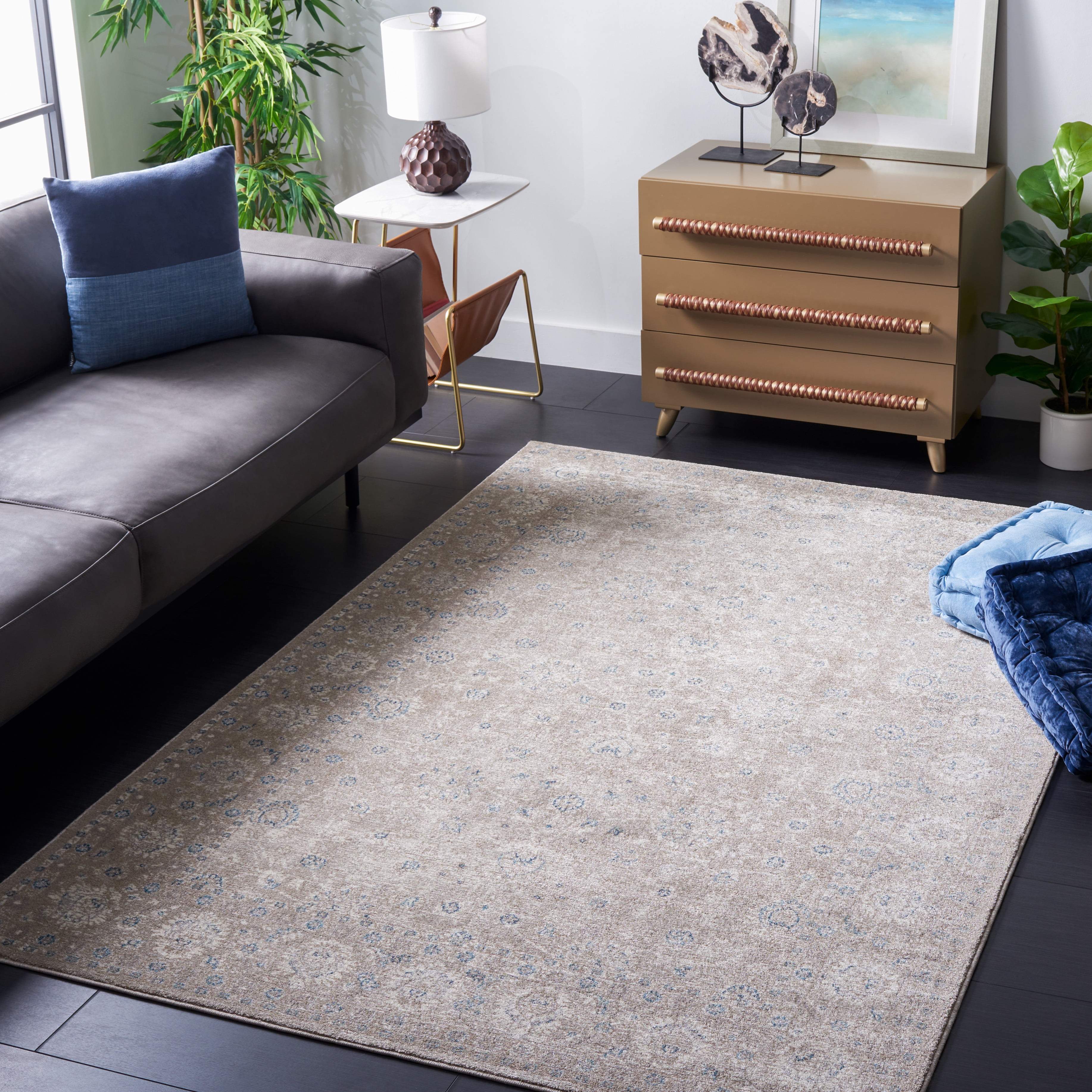 SAFAVIEH Sofia Derrick Oriental Area Rug, Tan/Blue, 4' x 5'7"
