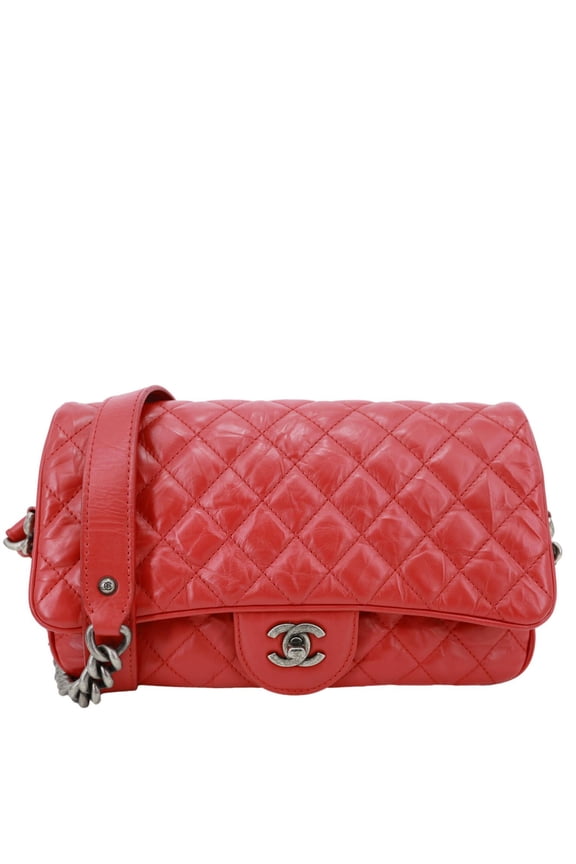 Pre-Owned Chanel Casual Rock Airlines Flap Quilted Crumpled Calfskin Leather Shoulder Bag Red