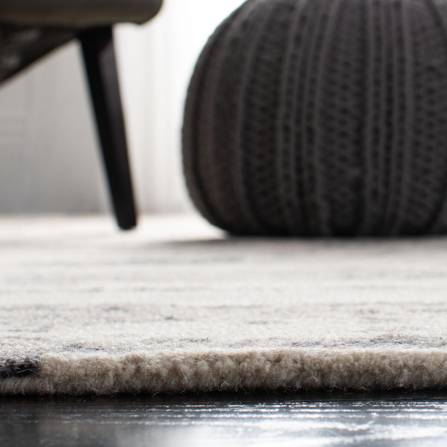 SAFAVIEH Abstract Seachlann Distressed Abstract Wool Area Rug