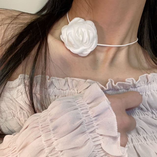 Collar de flores de rosa coreanas para mujer, collar de lujo ligero de nicho de alta gama, joyería de cuello