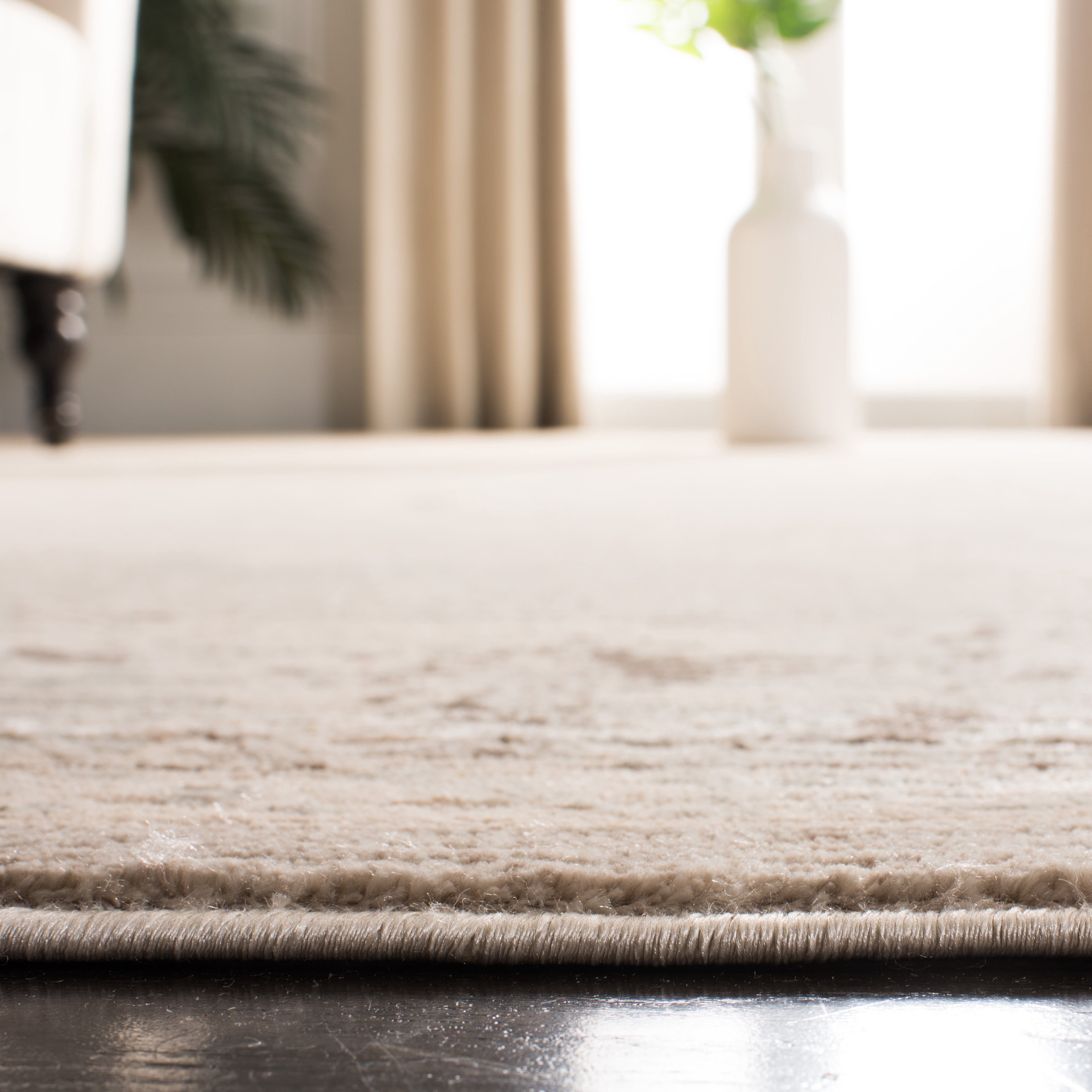 SAFAVIEH Vintage Rosabel Oriental Runner Rug, Light Grey/Ivory, 2'3" x 7'