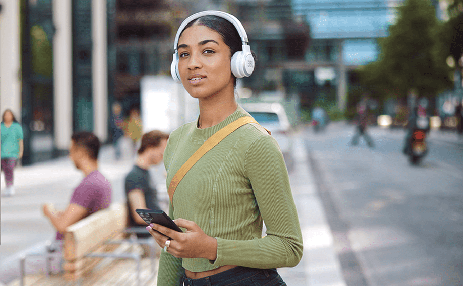 Restored JBL Live 670NC, Wireless On-Ear Headphones with True Adaptive Noise Cancelling (Refurbished)