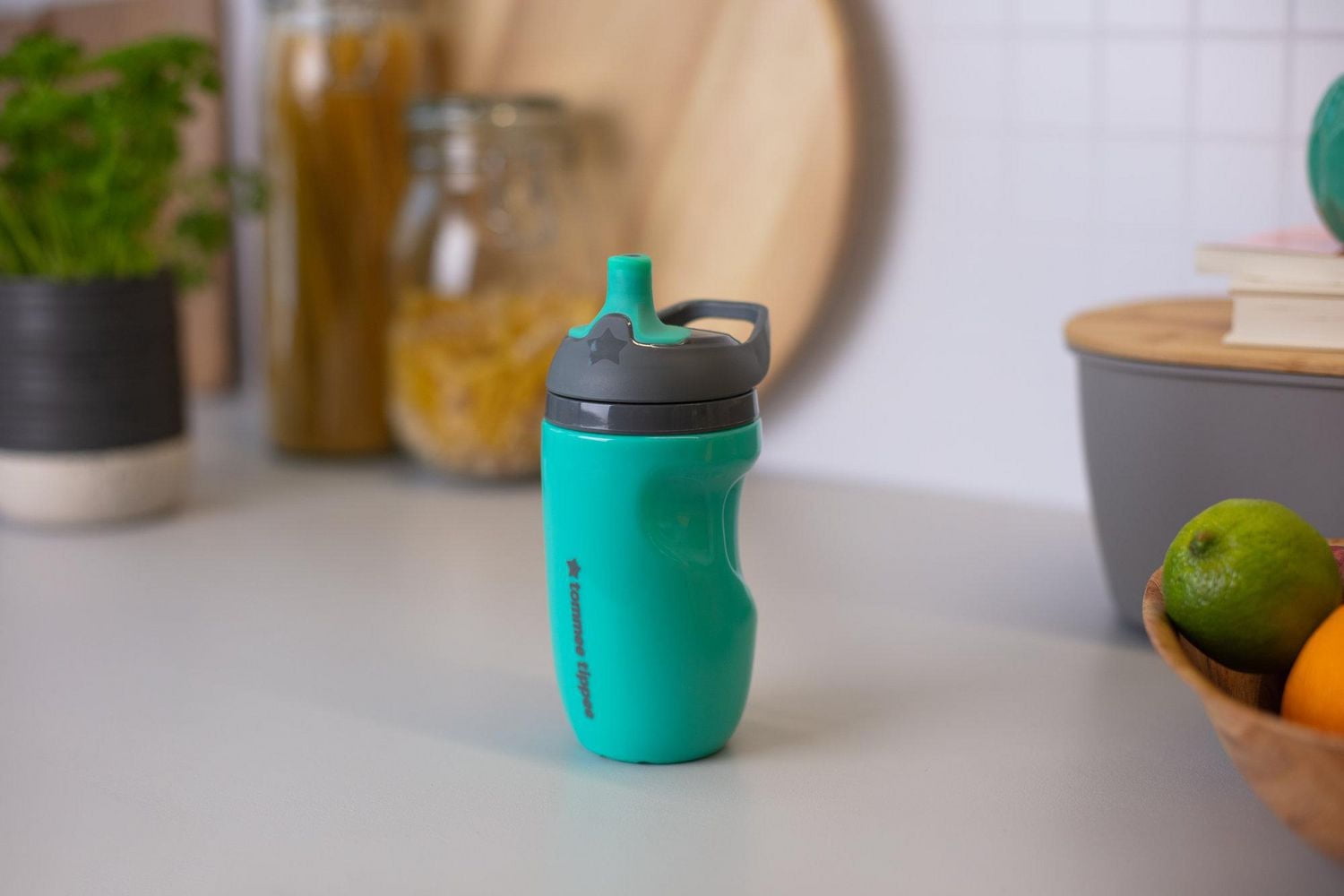 Tommee Tippee Insulated Sportee Toddler Water Bottle with Handle