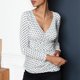 thumbnail image 1 of Camiseta de maternidad con cuello en V y manga larga con estampado de lactancia para mujer (tipo AL), 1 of 7