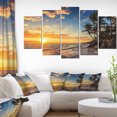 thumbnail image 1 of Design Art - Plage Paradisiaque d'Île Tropicale avec Palmiers, 1 of 3