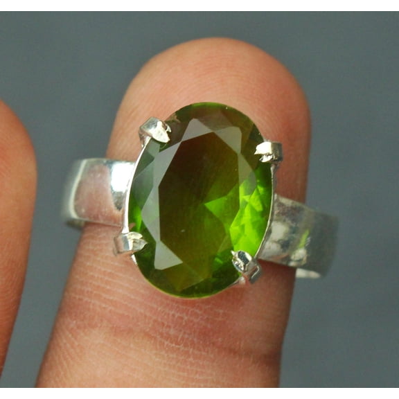 Oval Green Peridot Ring in 925 Sterling Silver