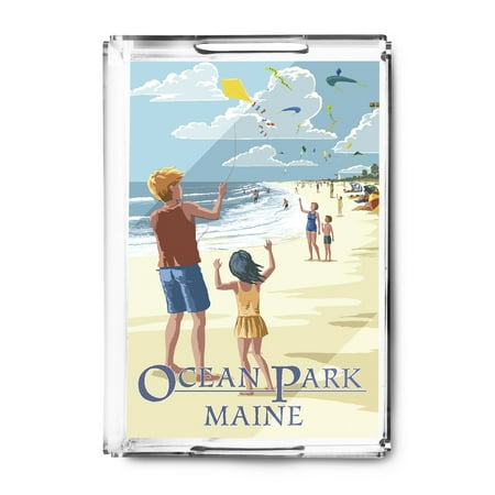 Ocean Park, Maine - Kite Flyers - Lantern Press Artwork (Acrylic Serving