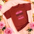 thumbnail image 3 of Playera Blusa Con Frase Existe Una Mujer Perfecta, Ella Es Mi Mama Dia De Las Madres 10 De Mayo Color Shedron Talla Mediana Marca Emil SaEs, 3 of 4