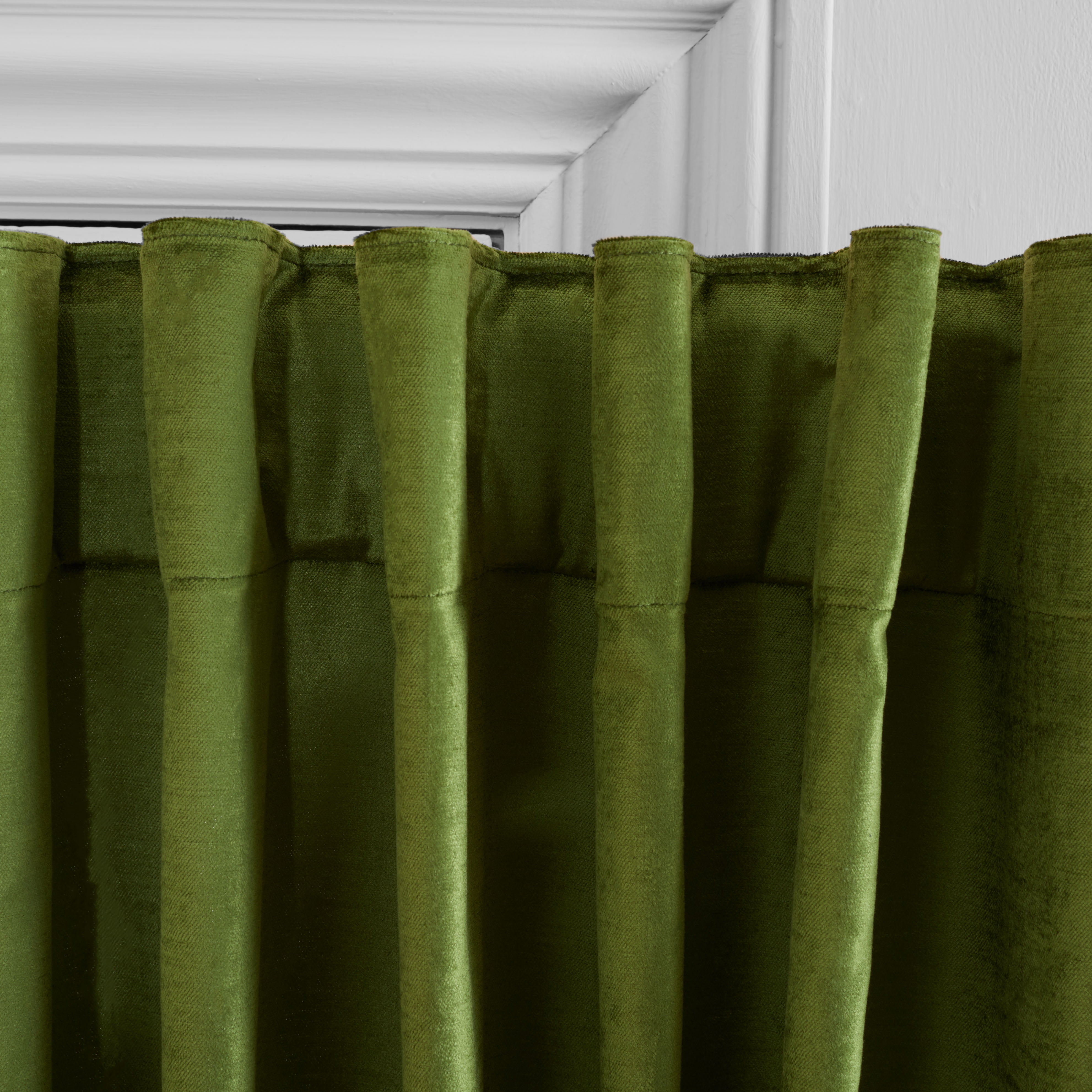 SAFAVIEH Rosedale Glam Green Solid Tab Top Blackout Curtains, 52" x 84"
