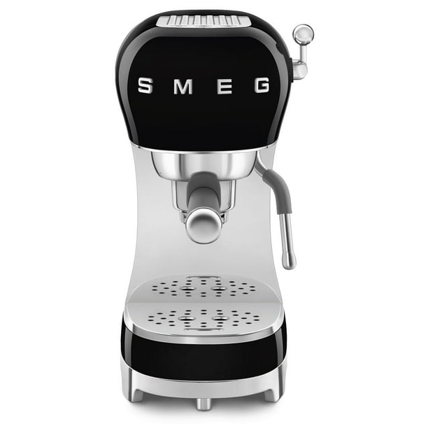 Smeg Cafetera espresso manual con varilla de vapor, 15 bares de presión, filtro porta de acero inoxidable, calentador de tazas pasivo, controles fáciles de usar y cuchara medidora fabricada en Italia