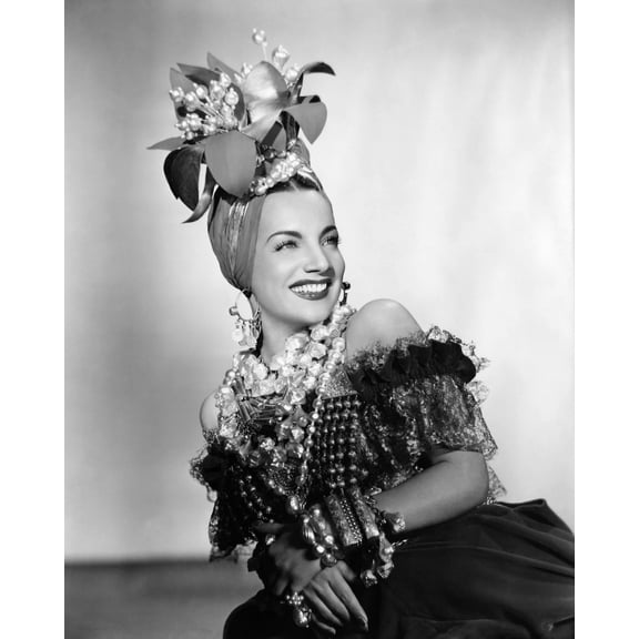Carmen Miranda Early 1940S Photo Print (16 x 20)